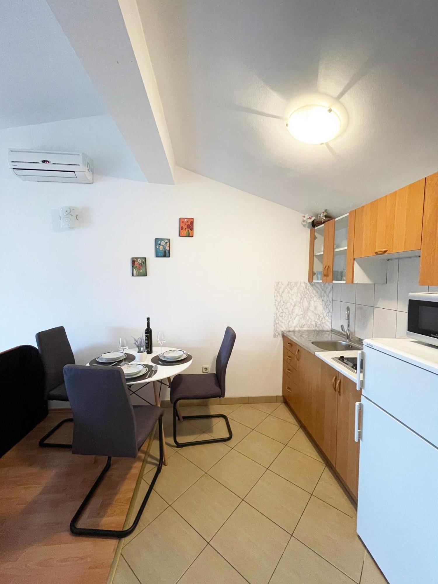 Apartments Mira Sukosan Exterior photo