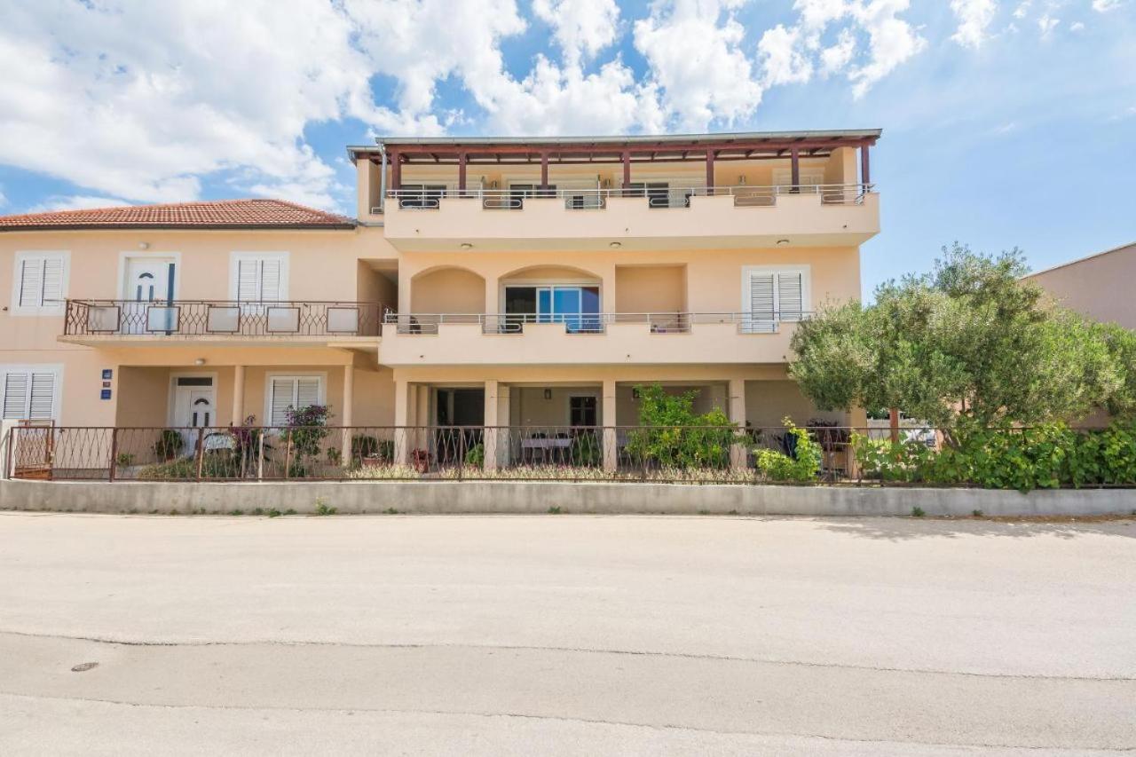 Apartments Mira Sukosan Exterior photo